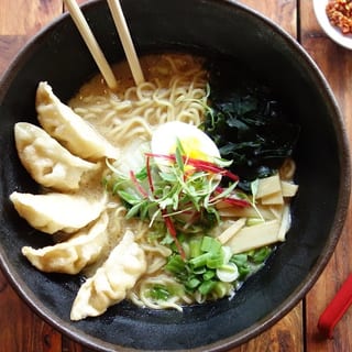 CHICKEN Gyoza Ramen
